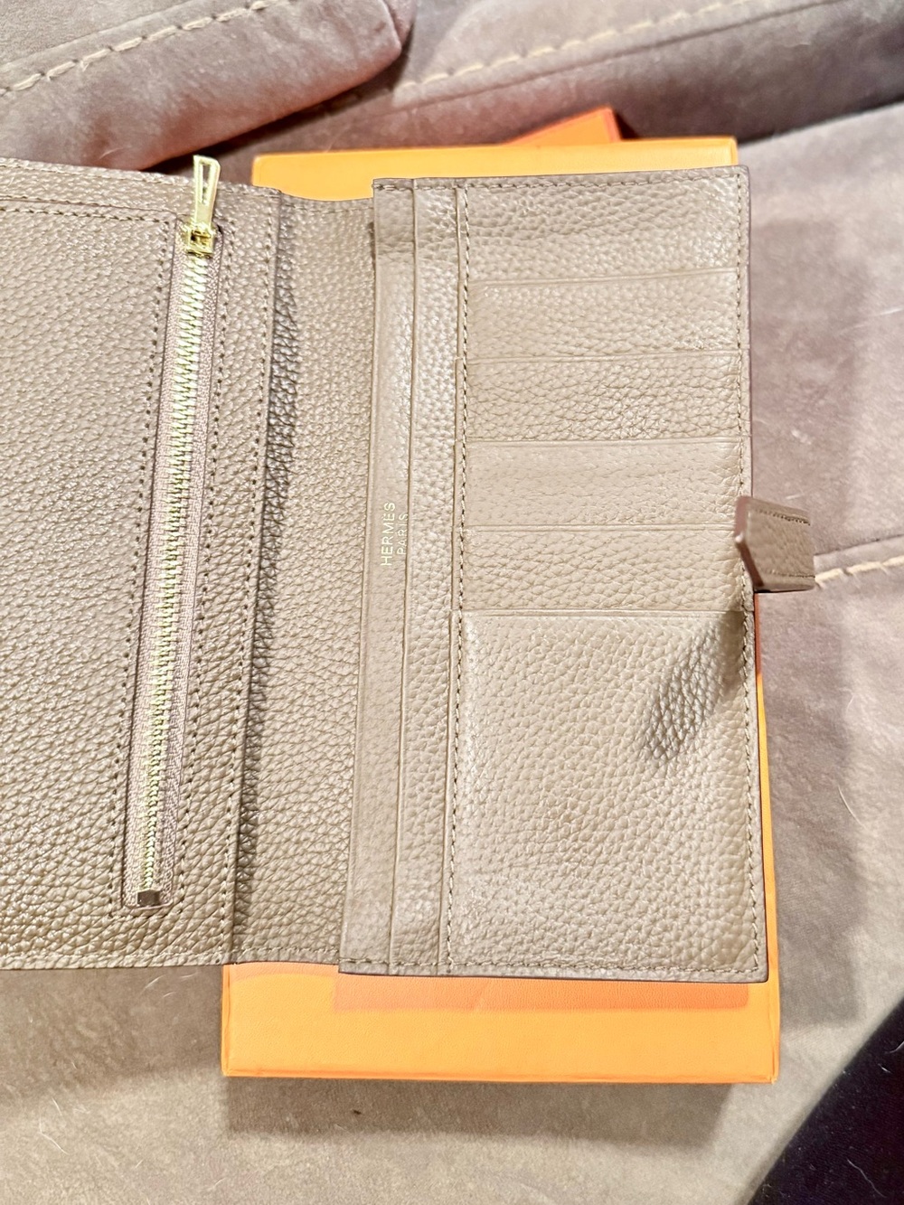 Hermes Etoupe Epsom Leather Bearn Wallet - Picture 10 of 10